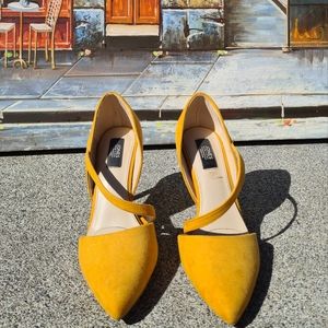 Closed Toe Heels- Mustard Color